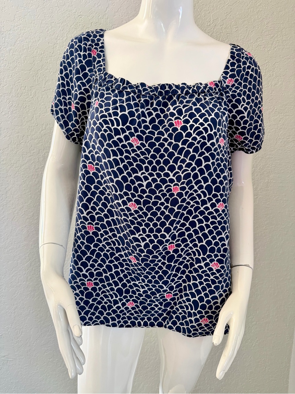 Lilly Pulitzer Navy Scallop/shell Print Square Neck Top with Pink Accents